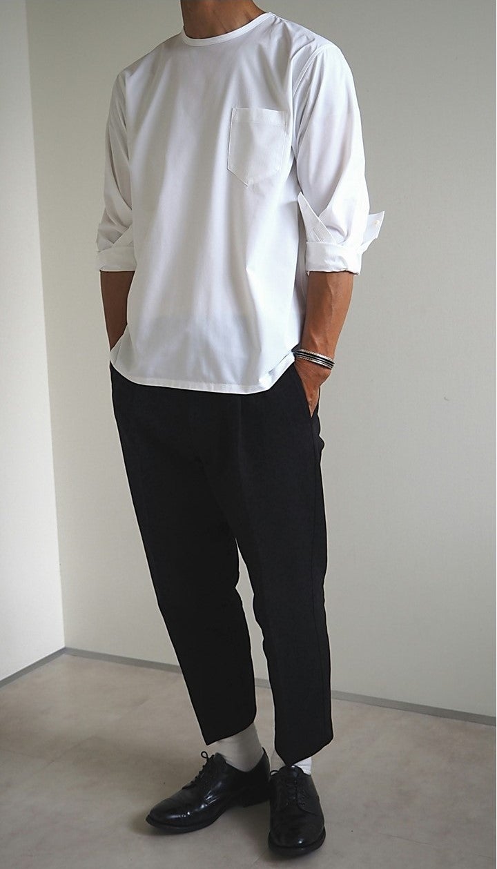 シャツ生地なのにTシャツの着やすさ、その秘密は3Wayストレッチ