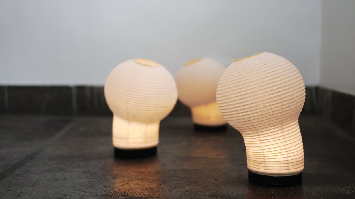 【 長信宮灯 】　複製 日本の伝統技術“ちょうちん”で作った、コードレスで使える充電式