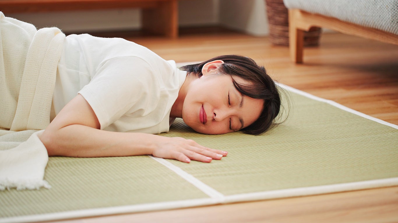畳に包まれて眠る。理想の睡眠環境を自然素材で実現！洗濯不要