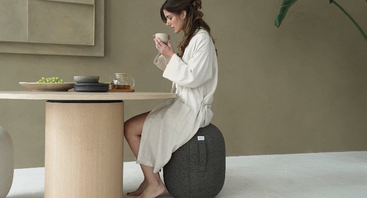 カプセル型バランスチェア　バランスボール　VLUV 座るだけで叶う体幹】バランスボールの到達点。ドイツ発