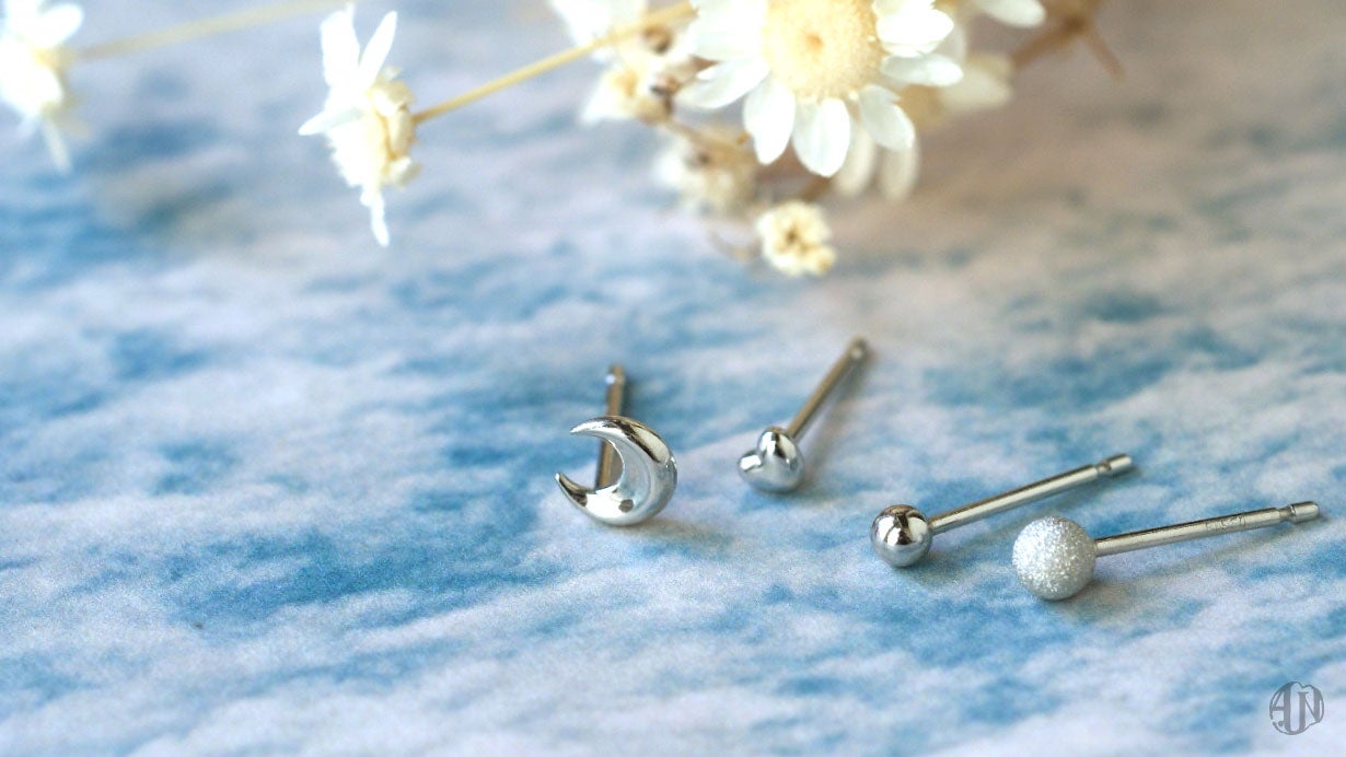 幸運モチーフデザイン！ 軸太プラチナセカンドピアスで不安定なホール