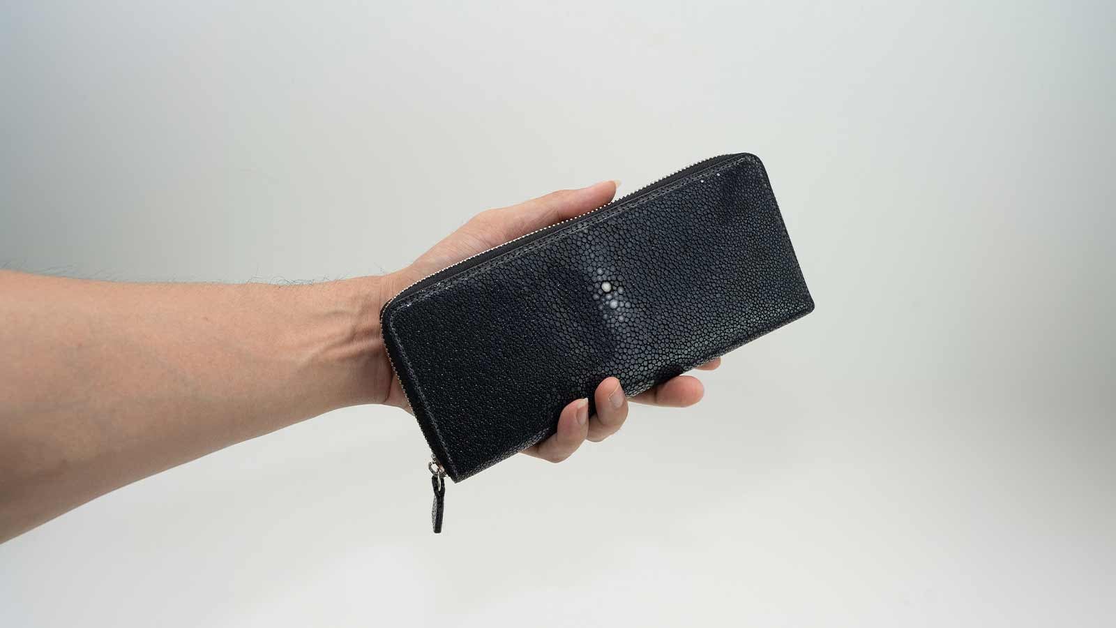 美品/エイ革/オニキス/編み込みレザー‼️ Amazon | スティングレイ ガルーシャ エイ革 編み込み加工 ネイビー 藍