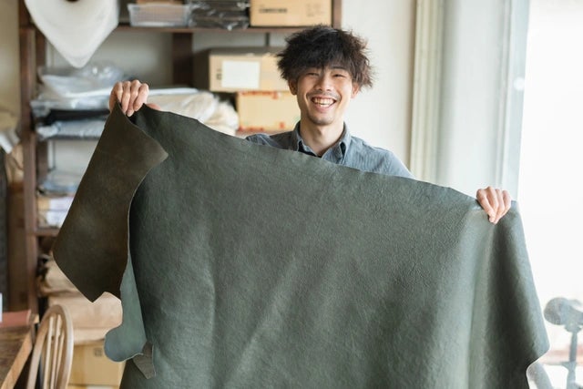 定価25800円‼️超美品❗️おまけ付き‼️大人気シリーズ！大人革袋　小　新進工房 バッグ職人が本気で作る紙袋風「大人革袋 小」 カスタマイズも出来る