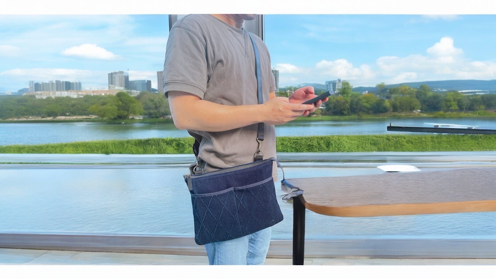 武州正藍染二重刺子」経年美化の楽しみ2wayサコッシュ(Sacoshe