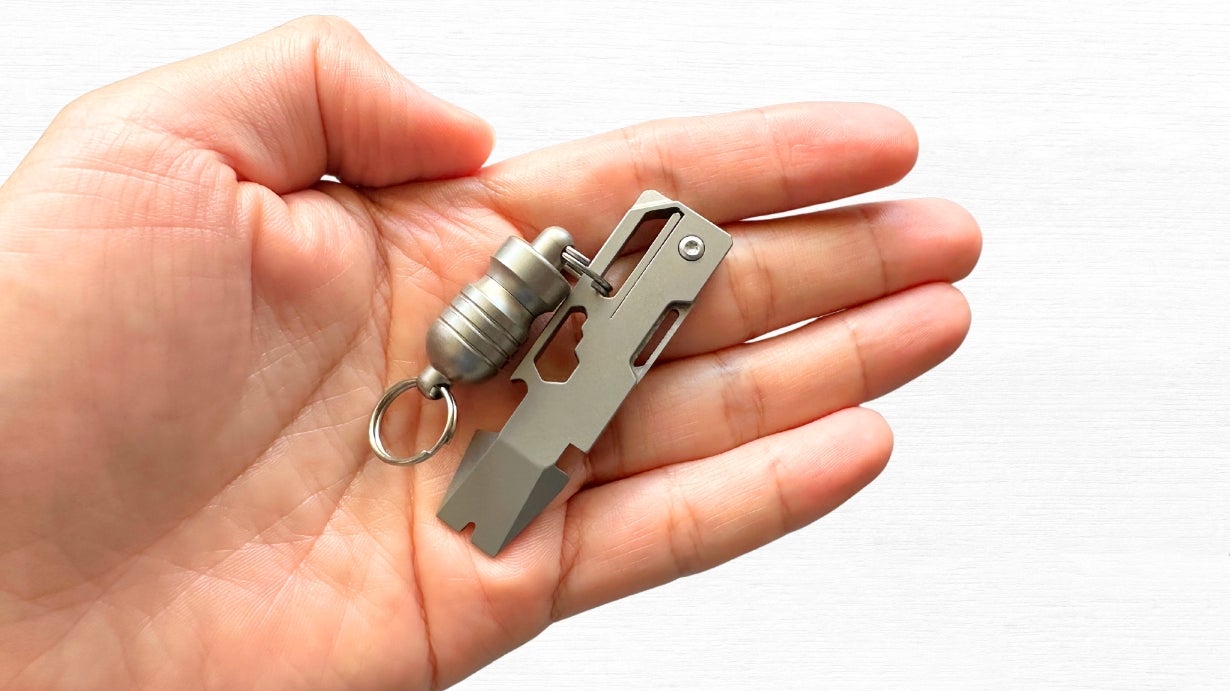 見つからない、かさばる問題を解決！手元に便利なコンパクトチタンEDC