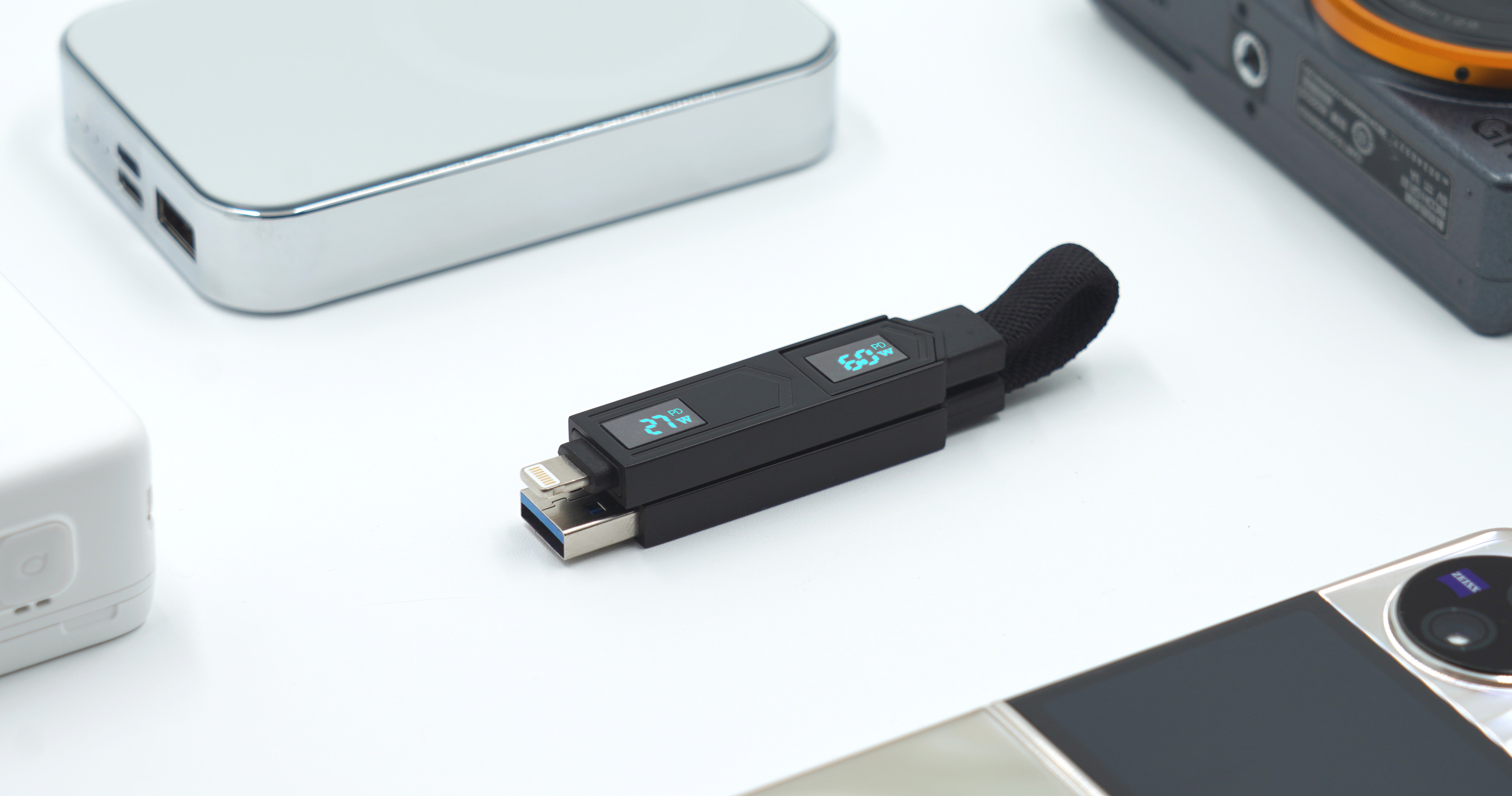 感じるより見える！充電を一目瞭然新進化・4in1LCDディスプレイ 充電