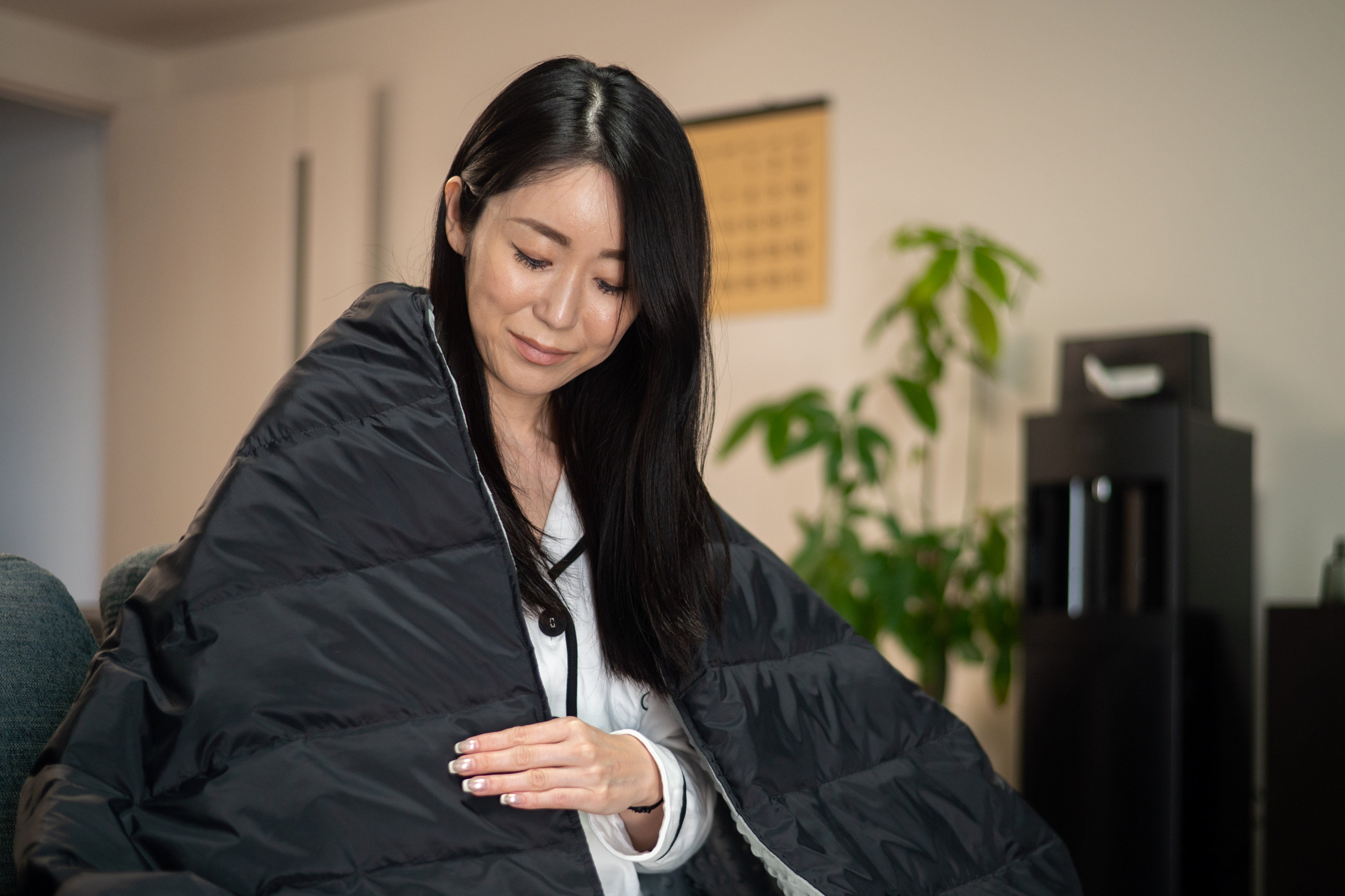 わずか3ミリ！宇宙服素材エアロゲルと5層構造のかけ布団！超極暖
