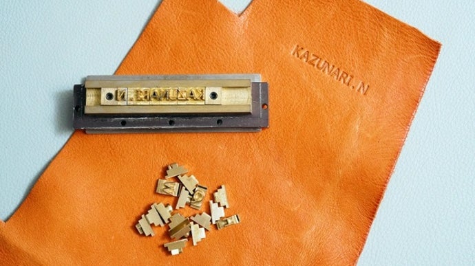 職人技が際立つ、一枚革の巳財布！2025年ジャパンブルーに彩られた