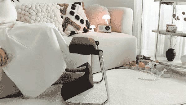 2段フットレスト　ロウモ 足を乗せるだけ。高さを調節できるハイエンド踏み台！「ロウモ