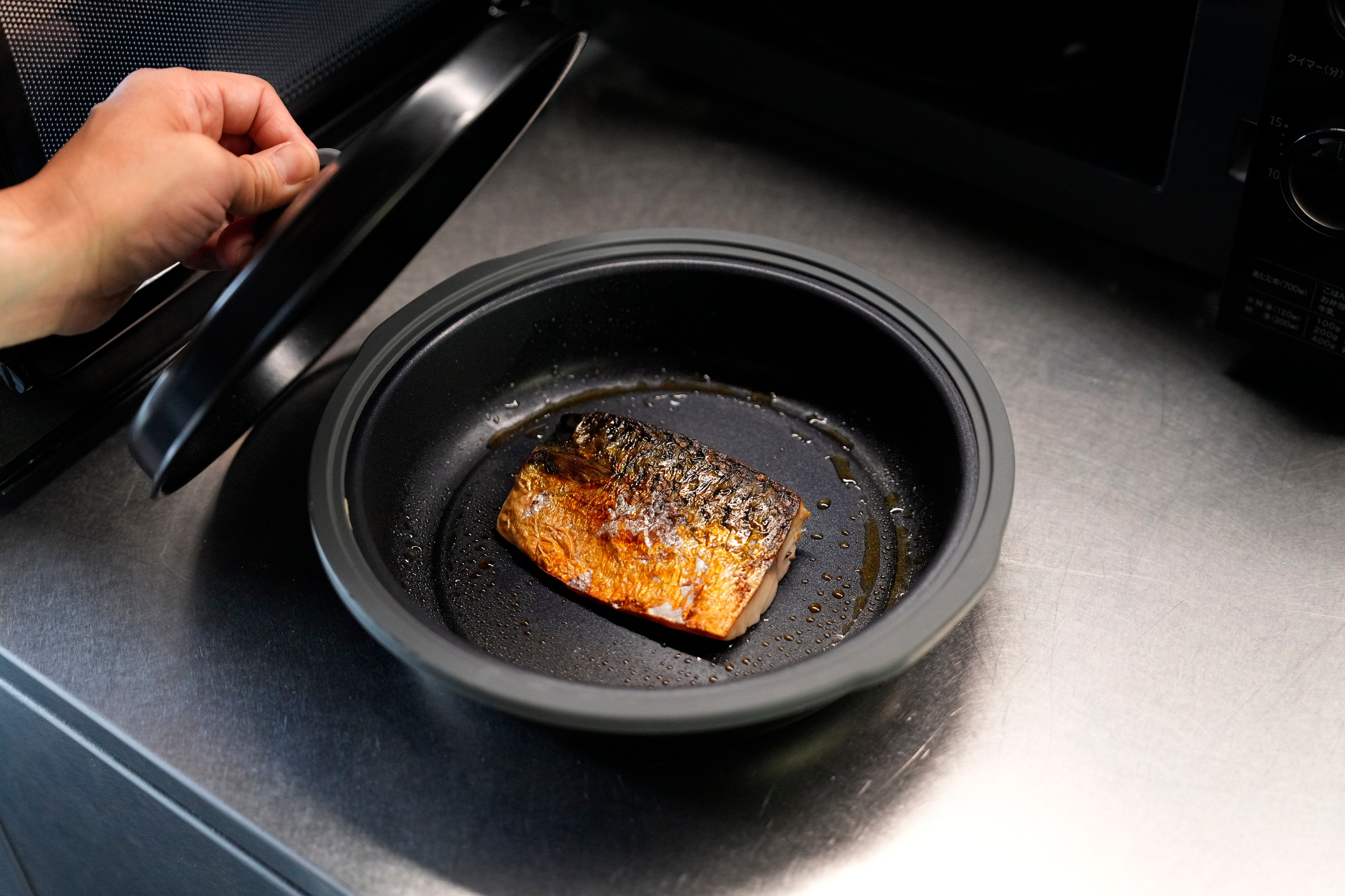 ステーキも焼き魚も。チンするだけで絶品料理。マルチレンジクッカー
