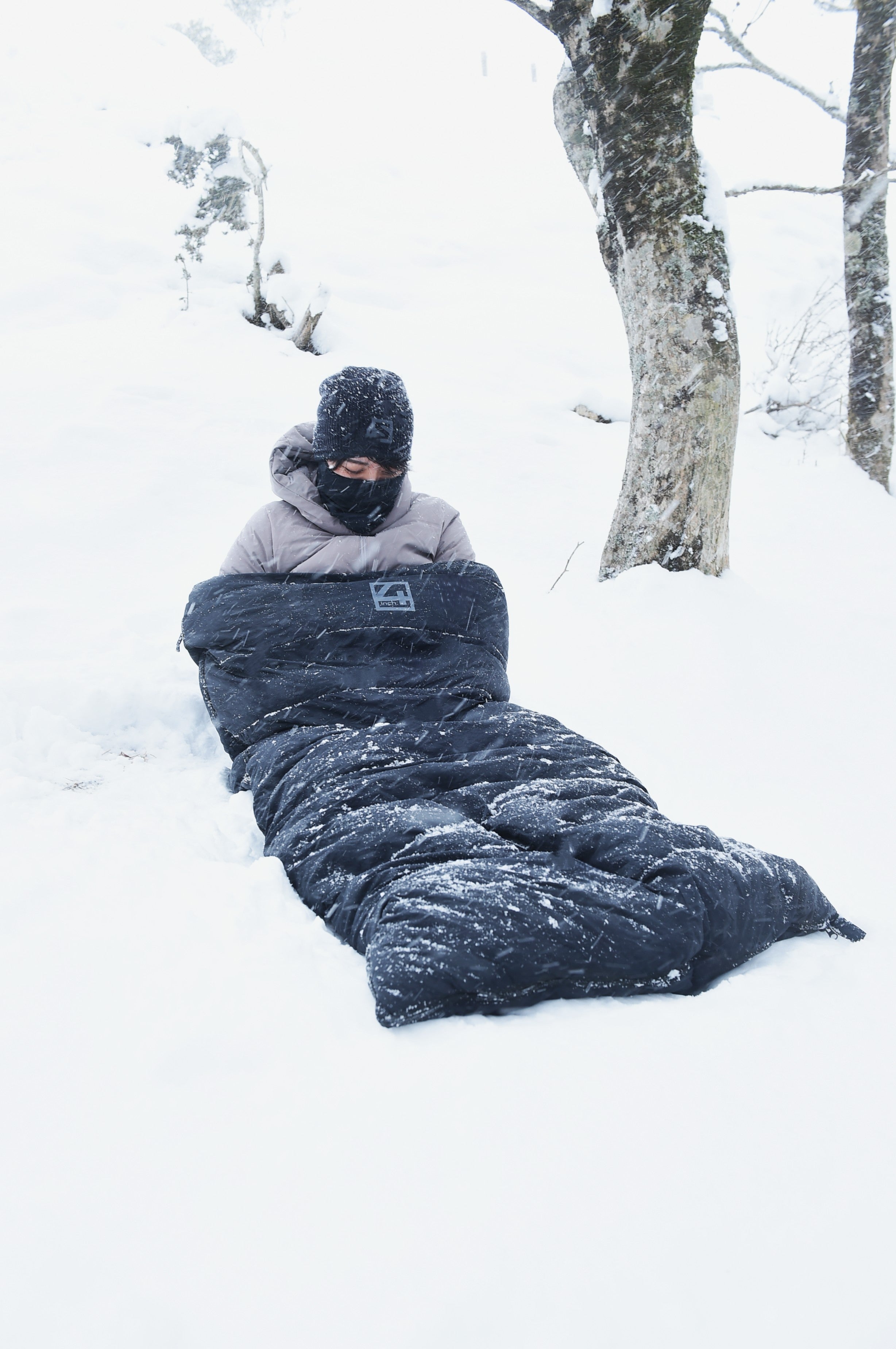 Makuake｜アルミシート＋宇宙服素材エアロゲルを追求した4層構造の寝袋