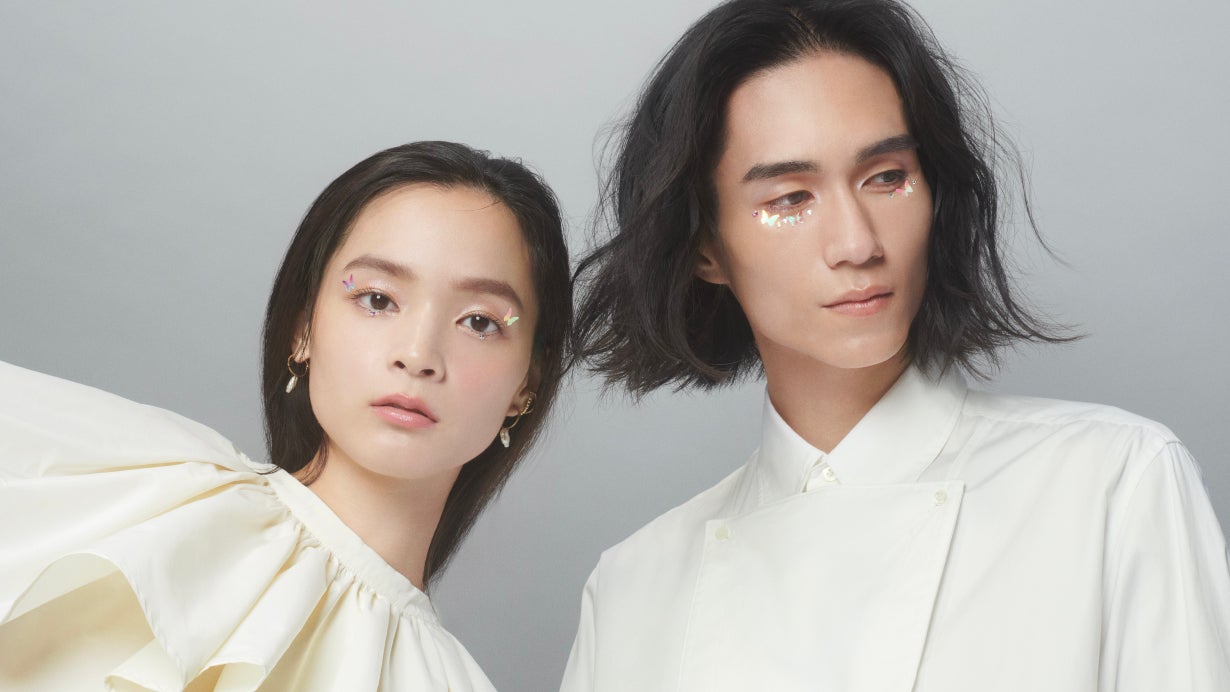 あなただけのスタイルに、肌を飾る'スキンアクセサリー'。 資生堂