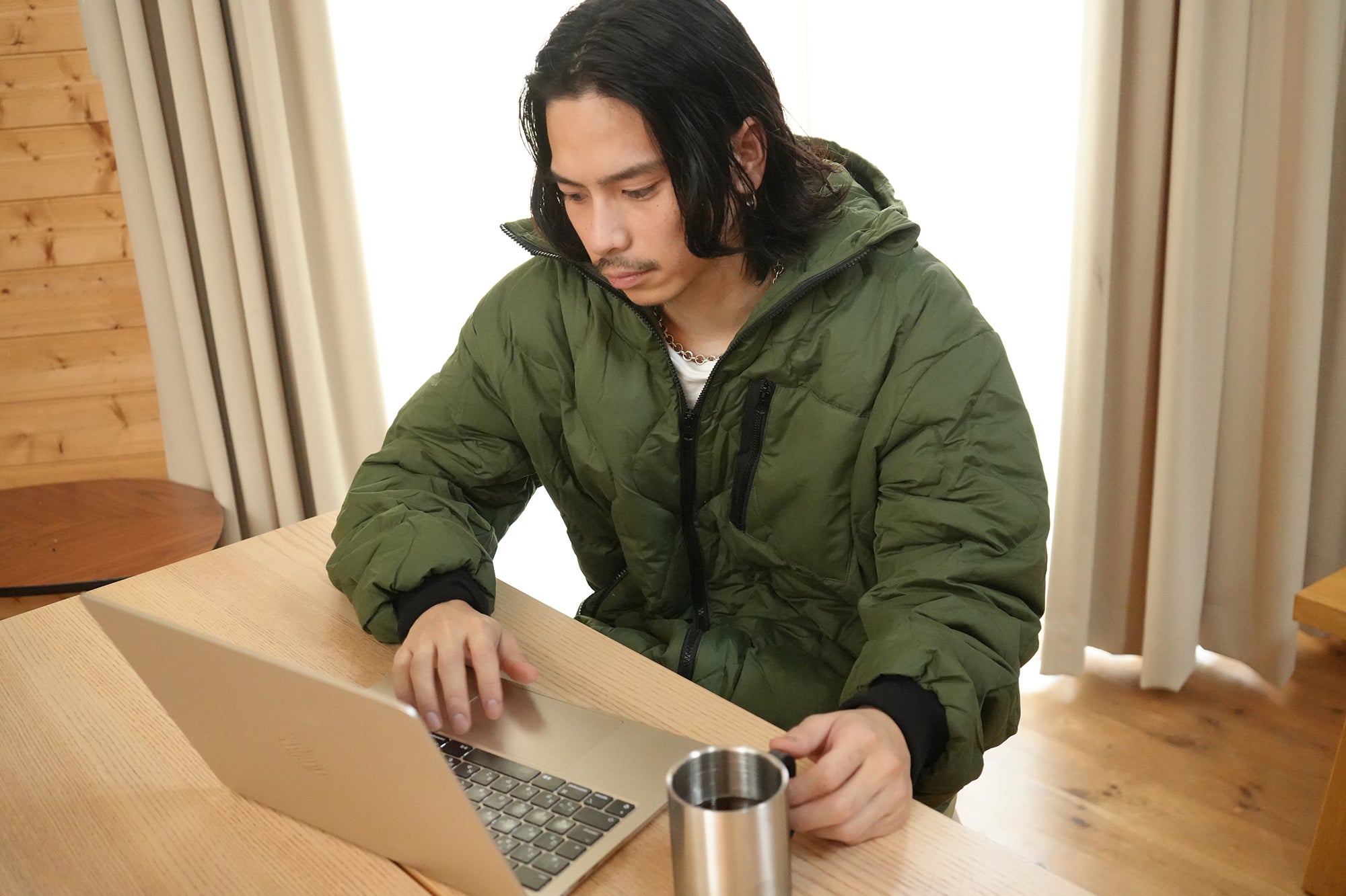 トイレも楽な進化版】着たまま動ける！走れる！本格ダウンの