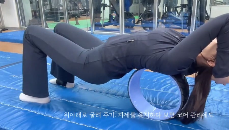 SNS映える話題のヨガ・Xホイール！3in1背中をゴリゴリするだけで脊椎