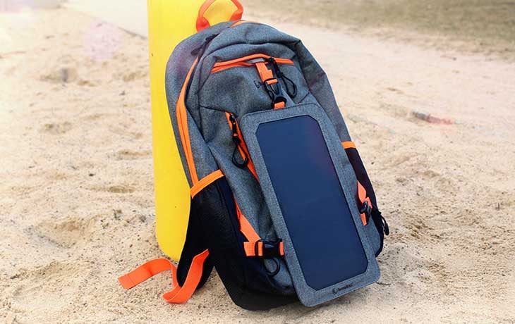 着脱式ソーラーパネル搭載！お洒落バックパック「Explorer+