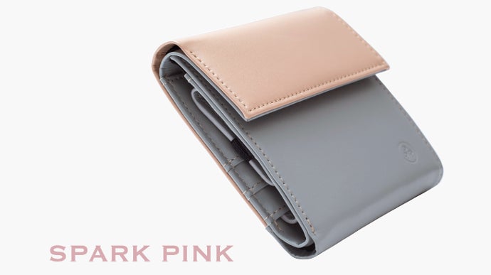 カードケースと財布が自由自在！航空券や領収書も入る抜群収納スクエア