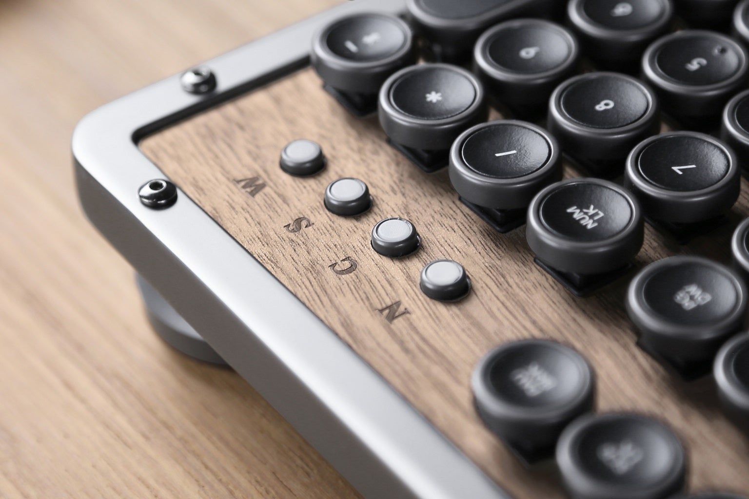 AZIO Retro Classic キーボード 本体