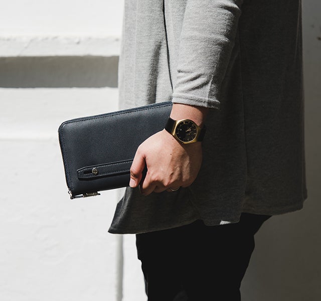 ワンランク上の旅のお供に。大人の旅行者のための革トラベルウォレット