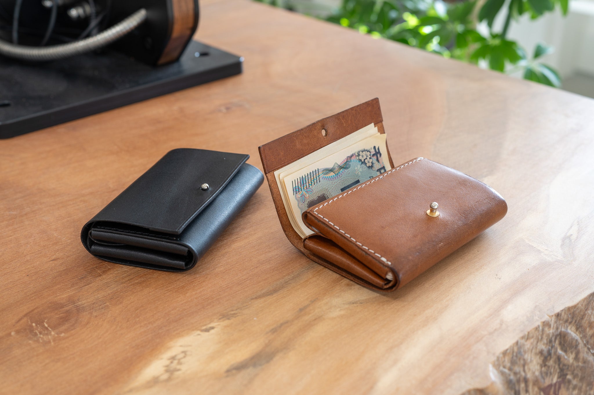 使いやすいの「限界値」を求めたコンパクト三つ折り財布｜マクアケ