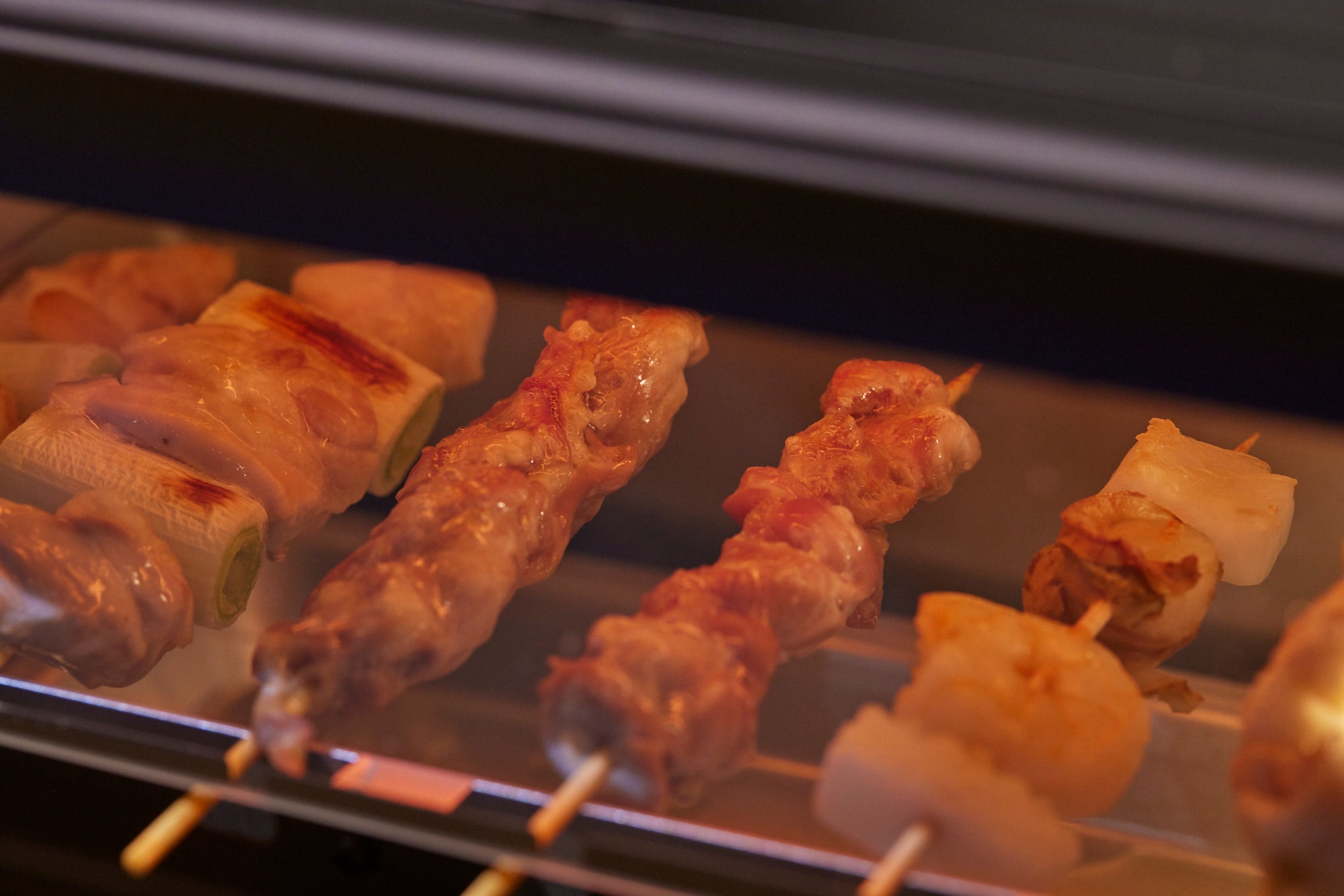 YAKITORILL ヤキトリル 超少煙 焼き鳥焼き器 マットブラック 家飲みに、煙が超少ない焼き鳥マシン - 家電 Watch