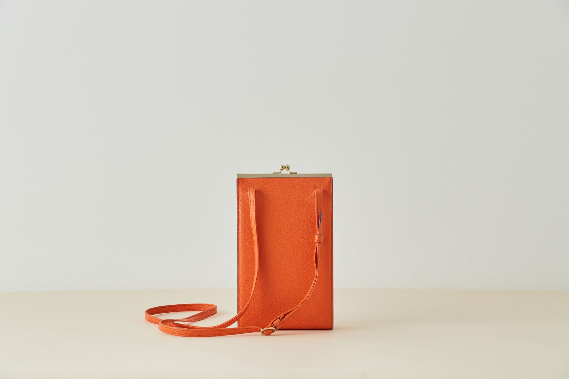 金具屋が作る口金式】見た目の可愛さだけじゃない。人混みも気にせず