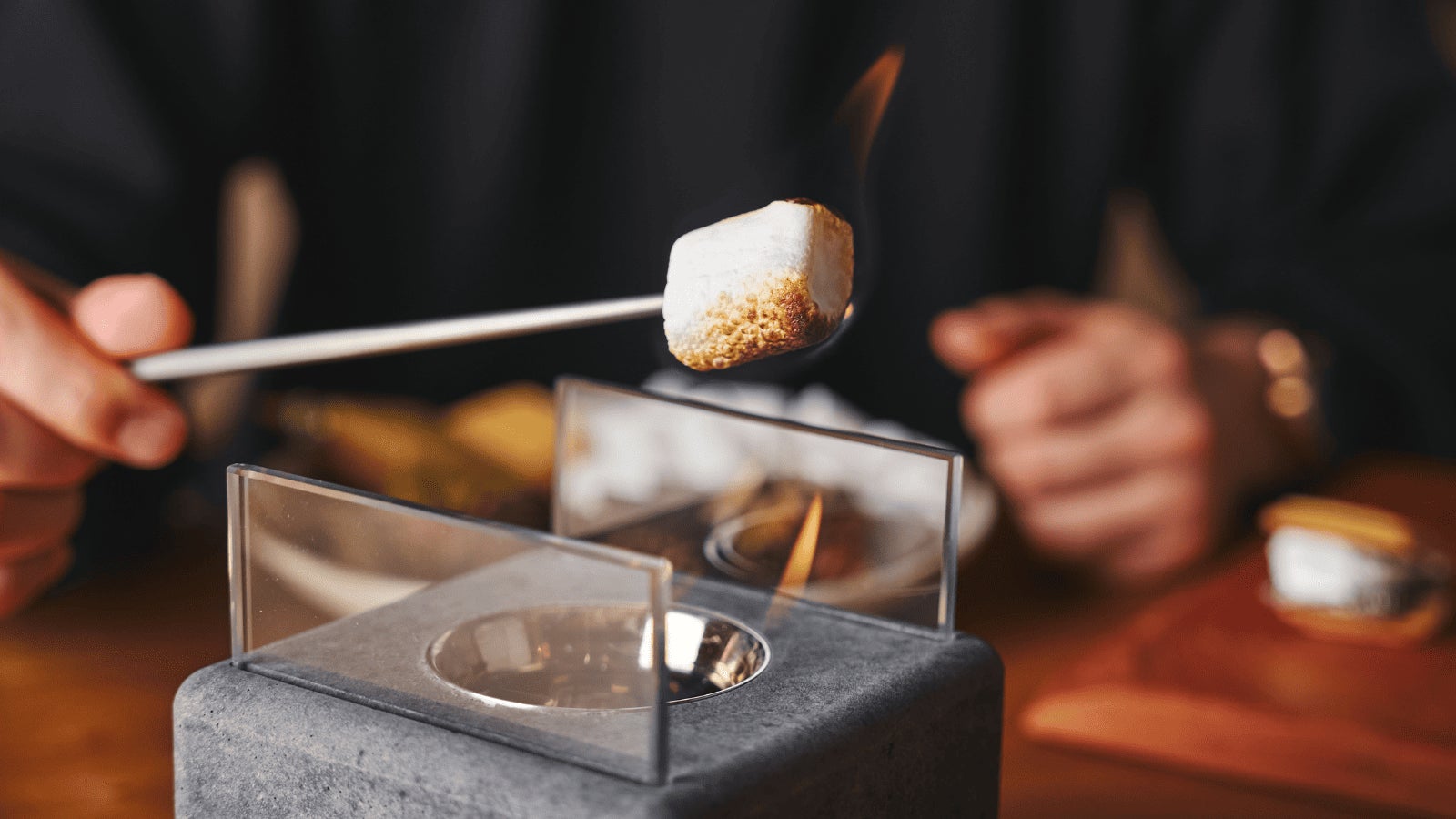 大好評第4弾】10秒で炎のゆらめく生活を。無煙無臭、お家で手軽