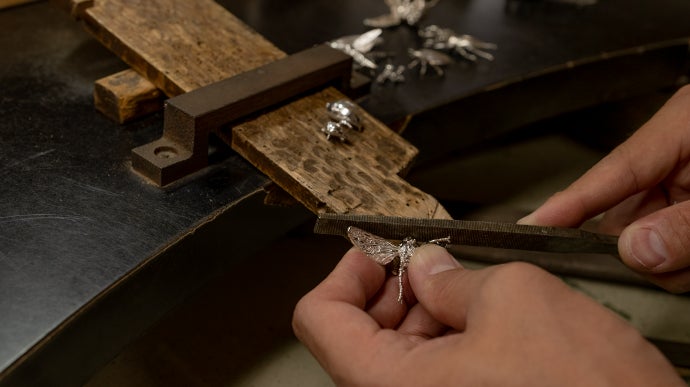 世界一のニューヨークで話題沸騰,黄金の【昆虫型アート