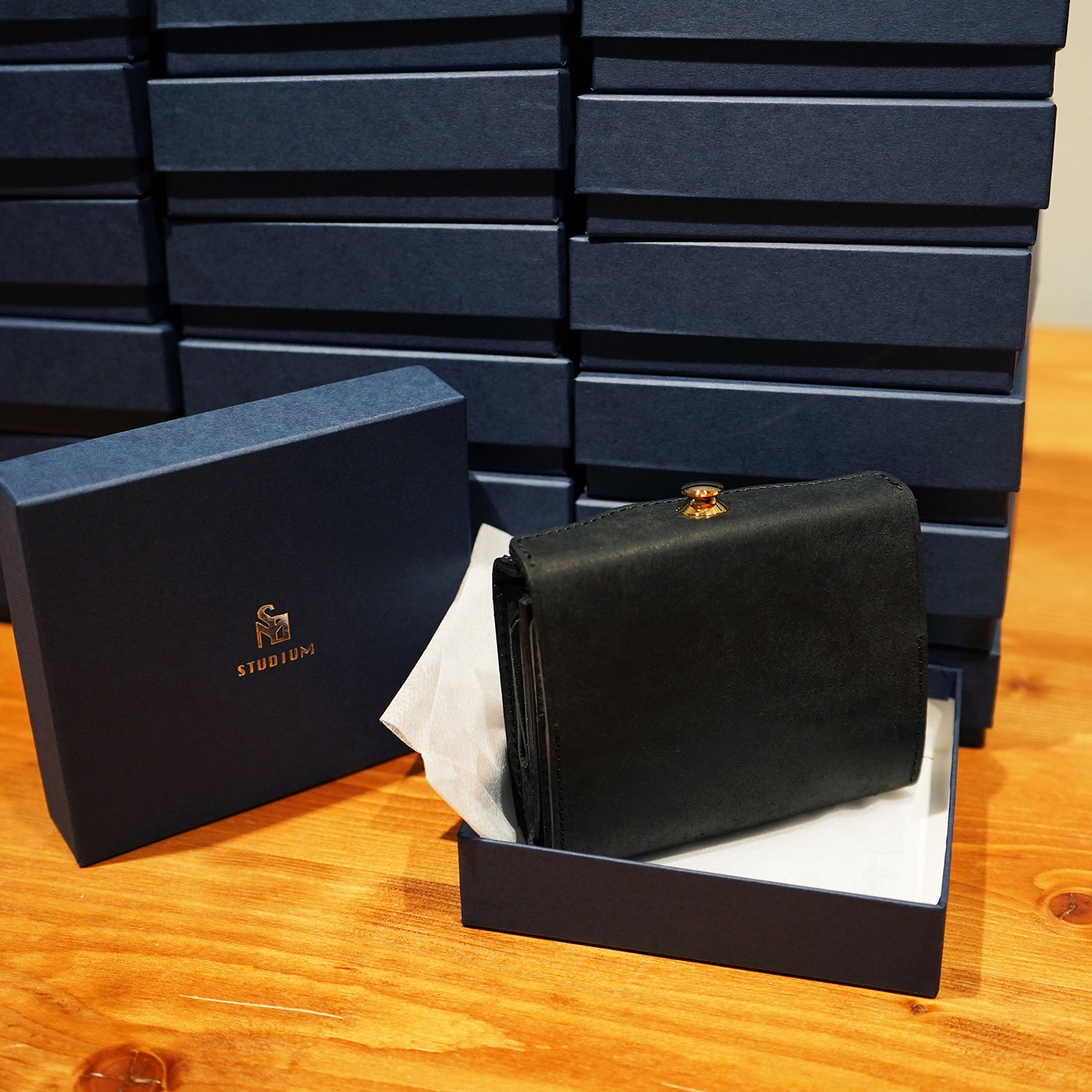 Makuake｜「速さ」と「使いやすさ」を詰め込んだ、小さく速い箱型財布  