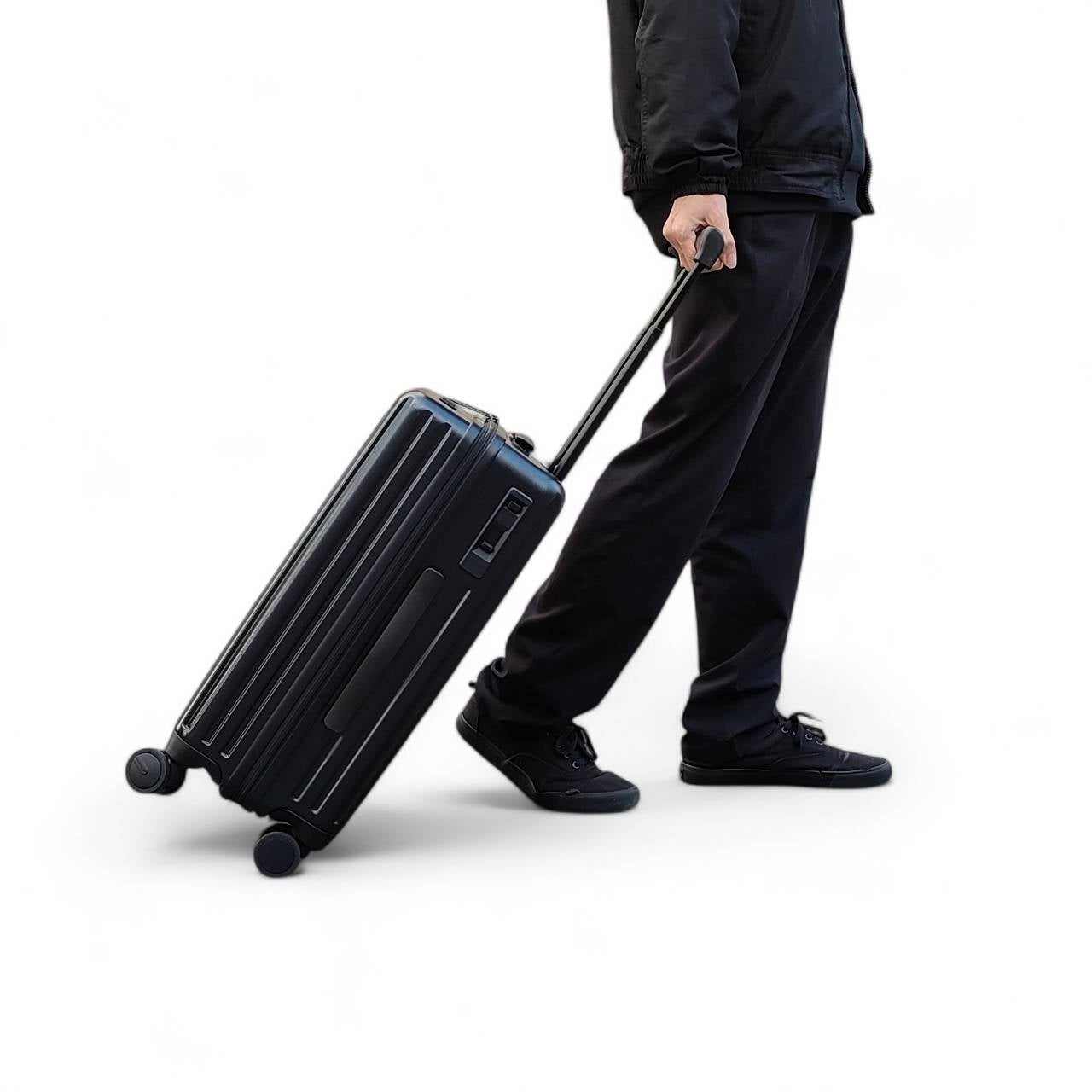 Makuake｜長期出張から小旅行まで、これ1つ。“使い分け”不要《圧縮機能