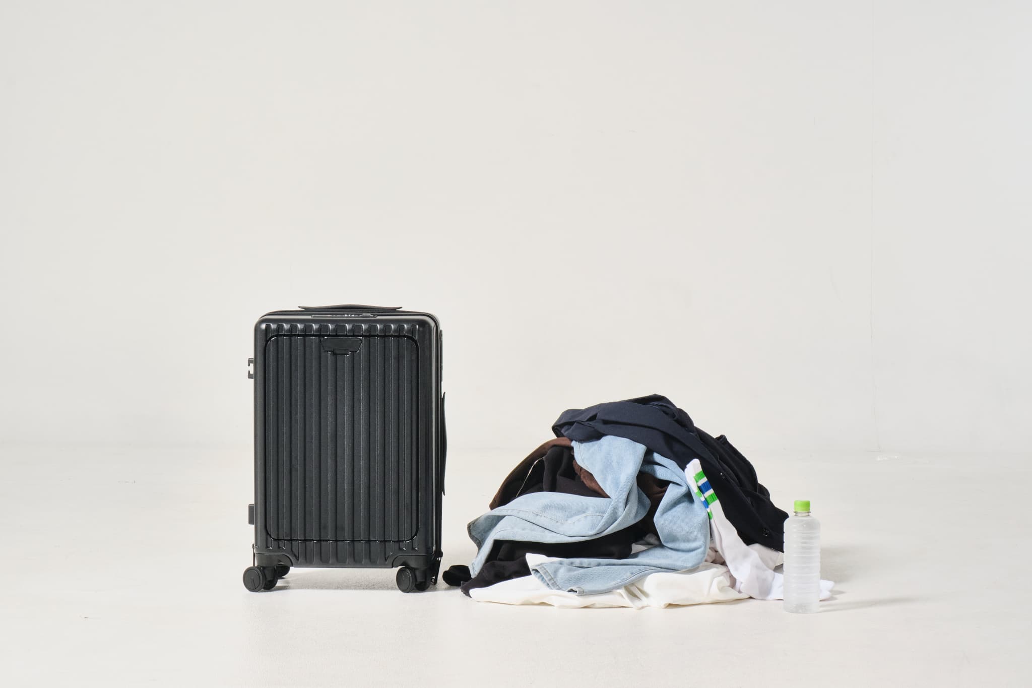 Makuake｜長期出張から小旅行まで、これ1つ。“使い分け”不要《圧縮機能