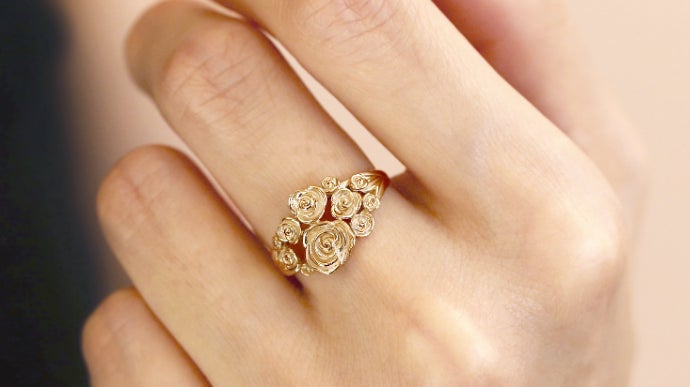 K18 イエローゴールド　薔薇モチーフリング 淡いクリームゴールドの輝き！」新しくて珍しい【5金】の薔薇モチーフ