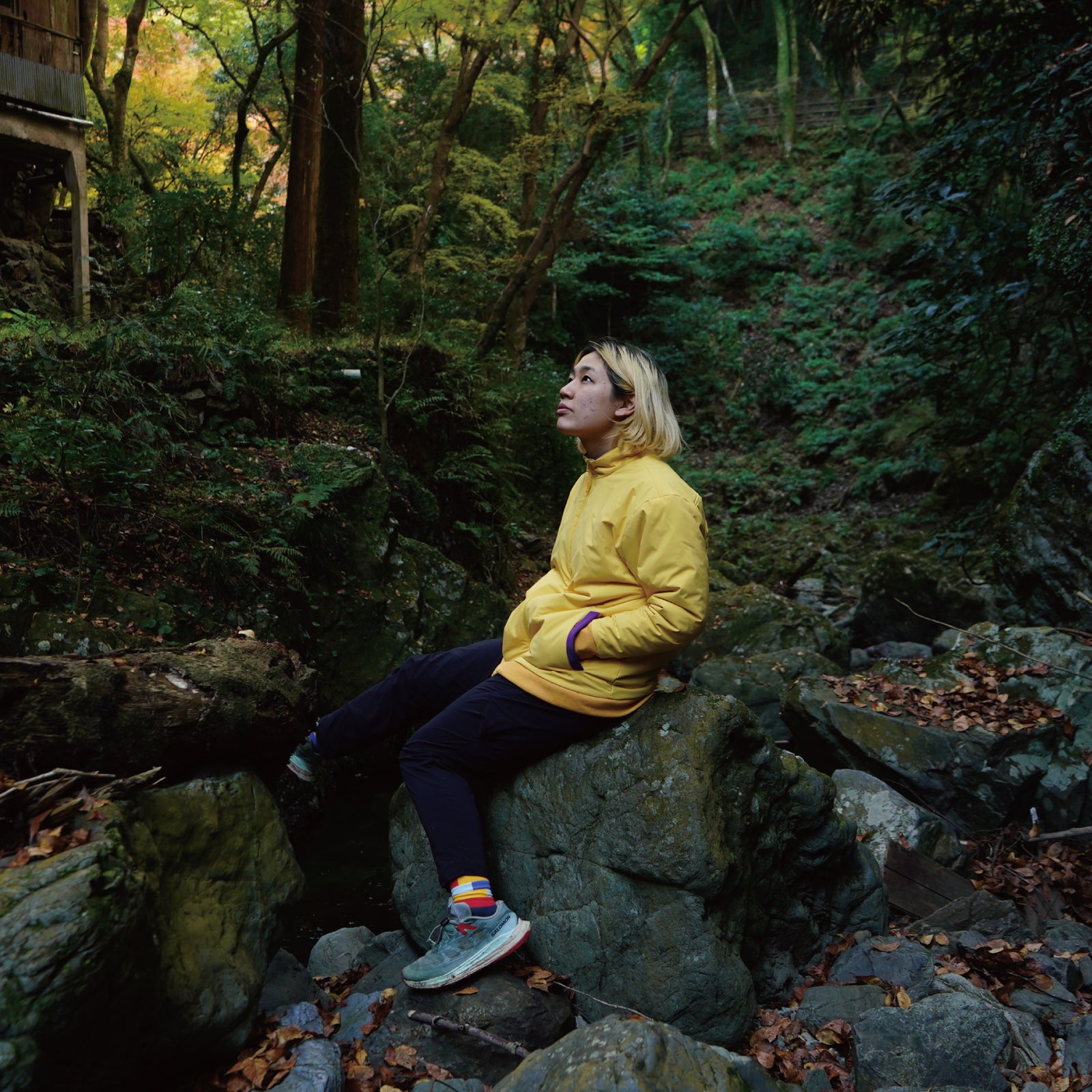 タフで究極蓄熱。電源不要で1分でプラス18℃の全天候型撥水マウンテン