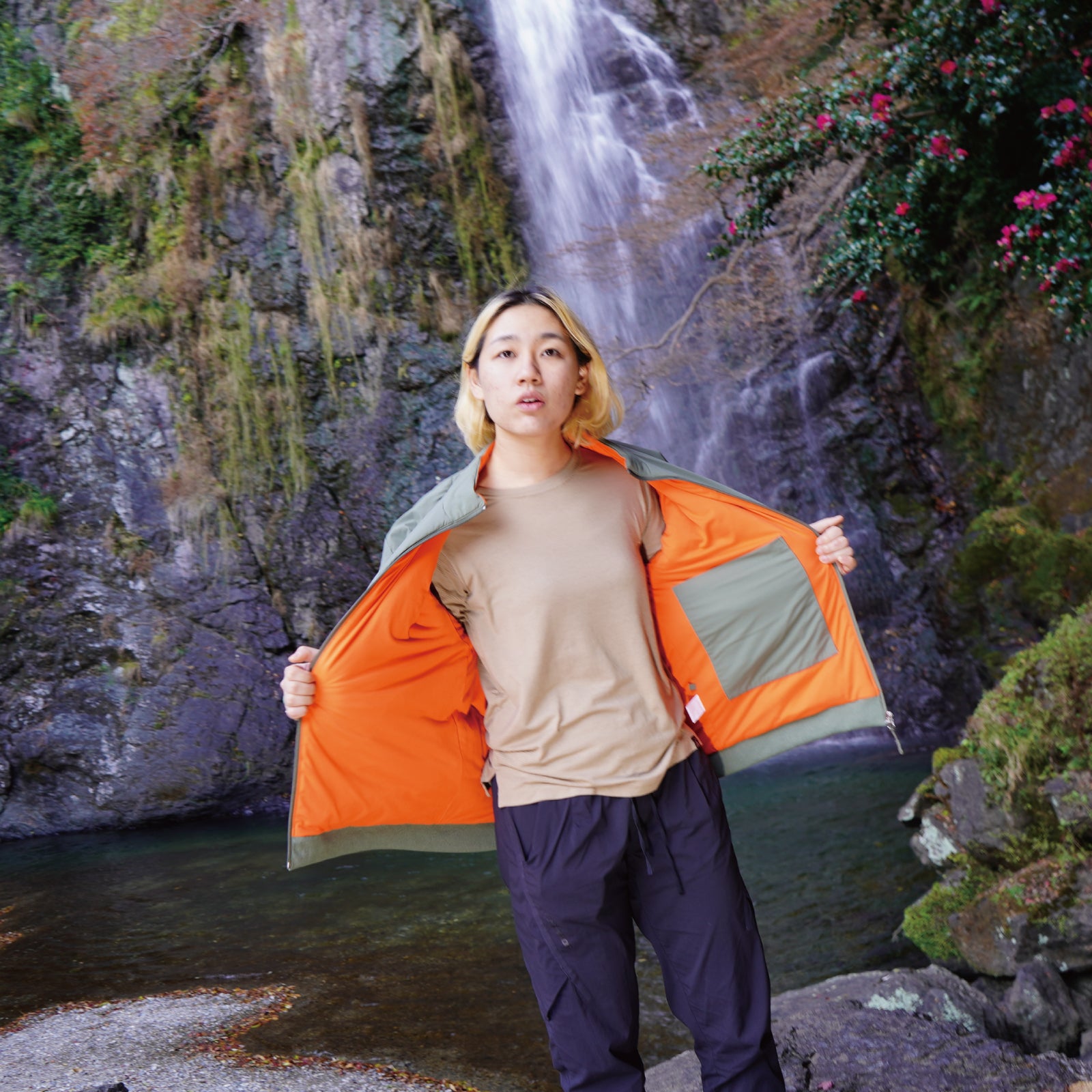 タフで究極蓄熱。電源不要で1分でプラス18℃の全天候型撥水マウンテン