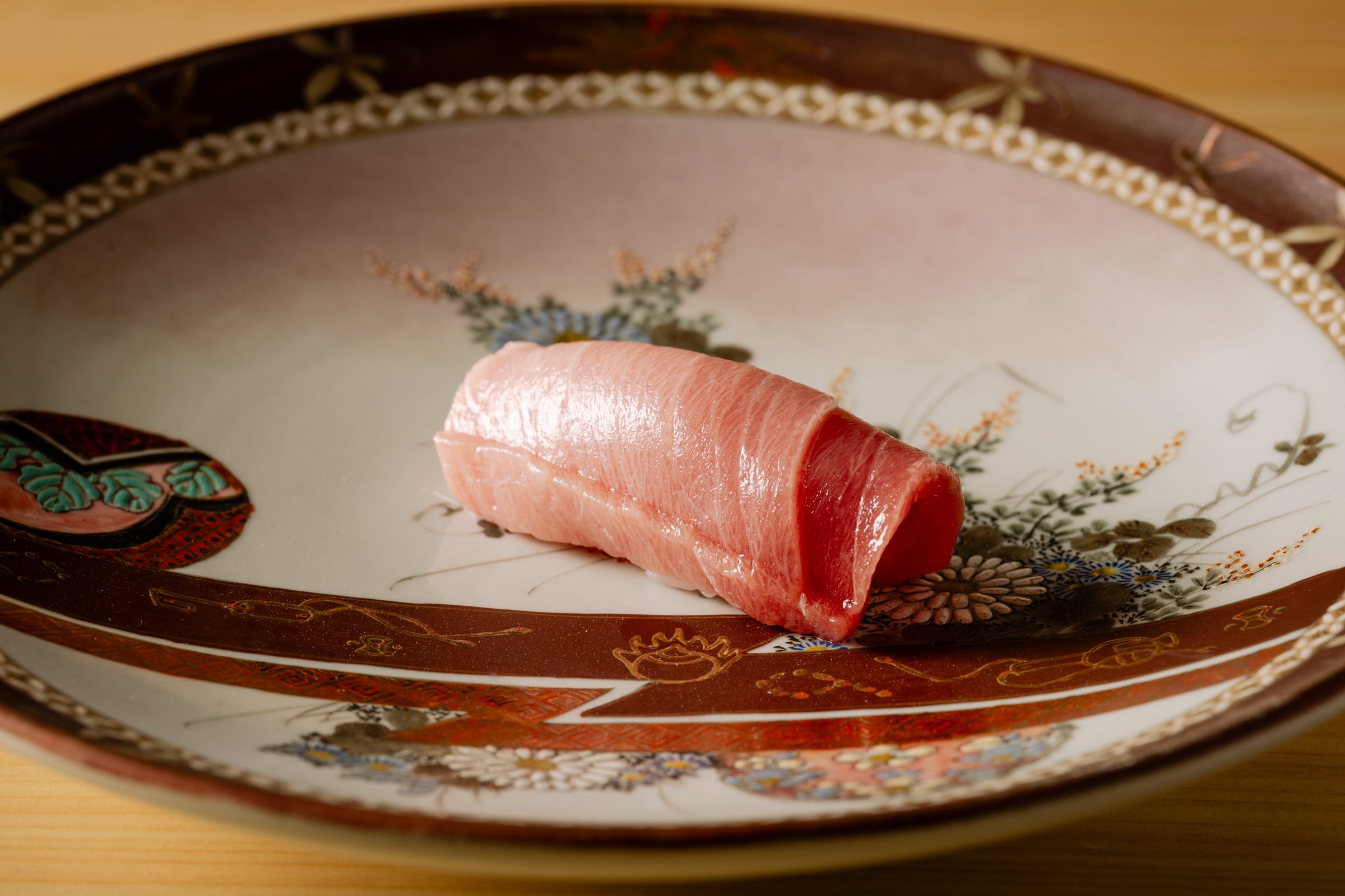 銀座の有名鮨店出身の職人が虎ノ門で独立。開店記念で採算度外視の