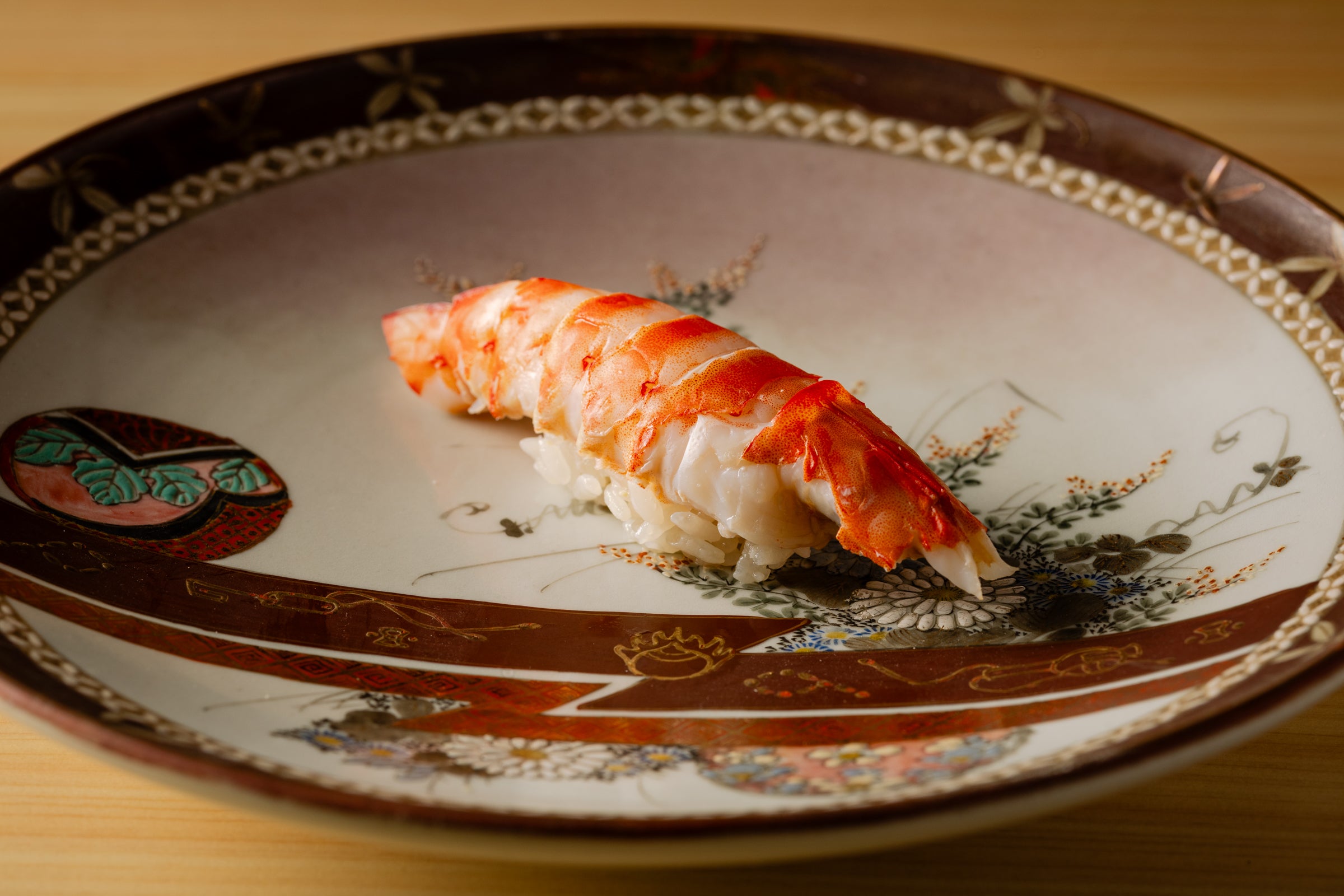 銀座の有名鮨店出身の職人が虎ノ門で独立。開店記念で採算度外視の