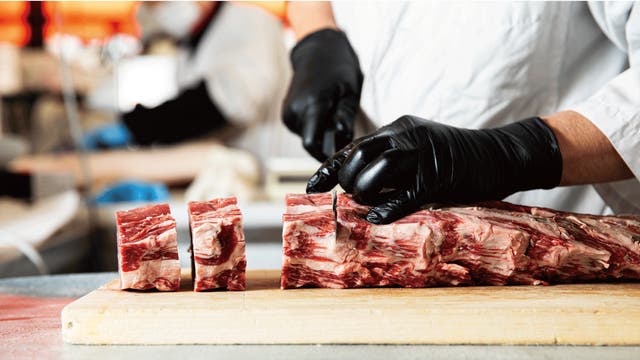 猪肉の概念が変わる『5Fランク』。希少な天然猪肉の部位を食べ比べ