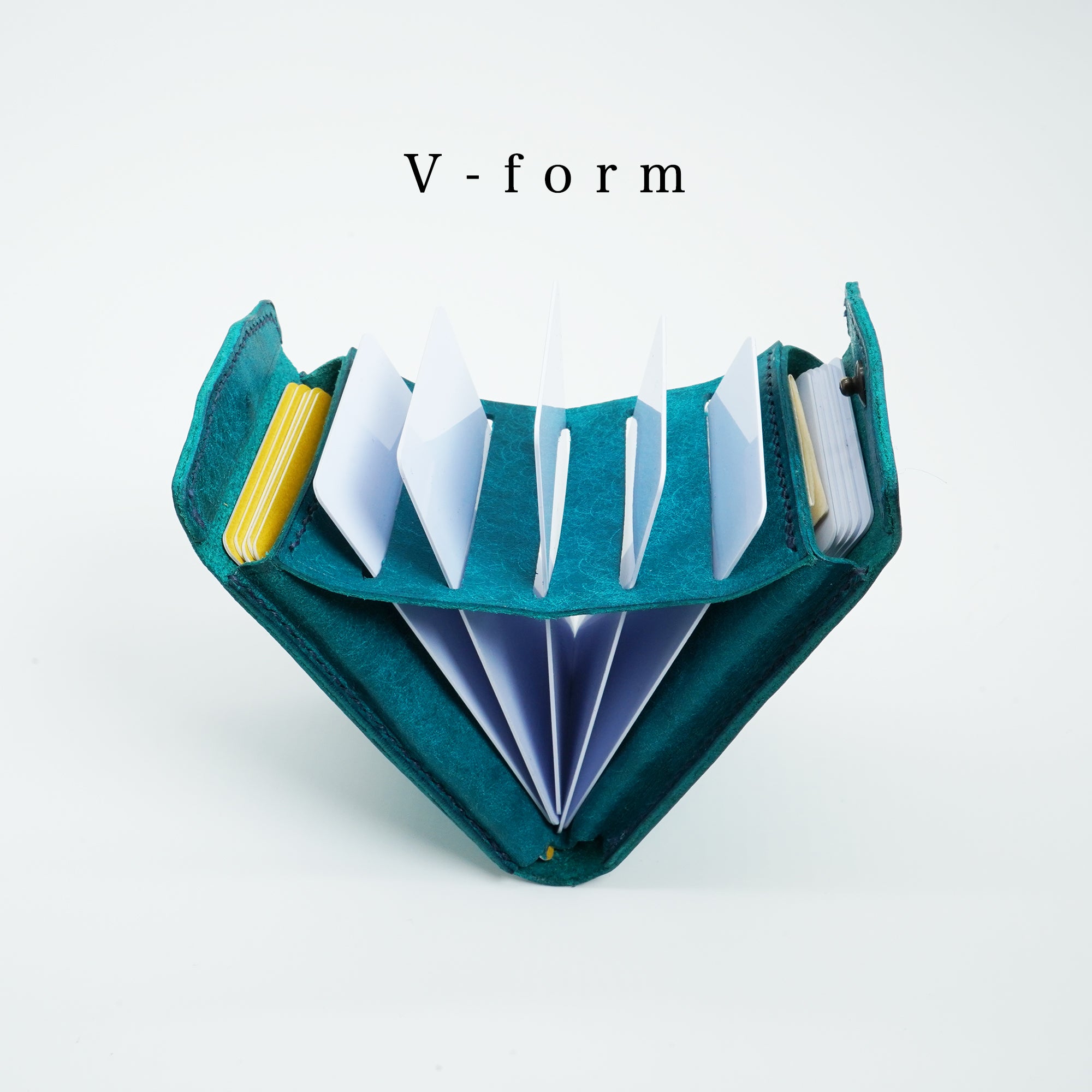 片手で瞬時に開く！カードが立つスリムコンパクト「カードウォレット