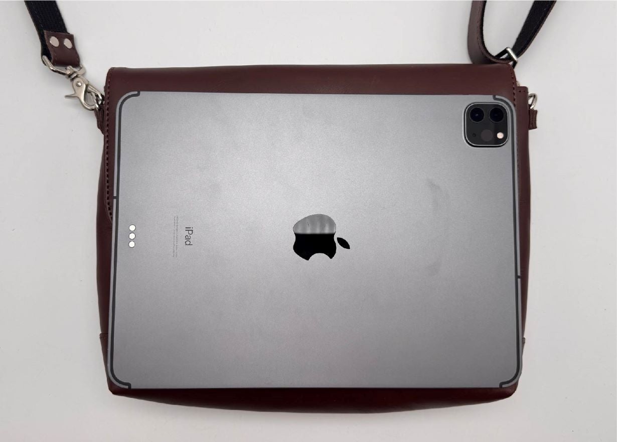 盗難対策+便利ポケット+撥水+iPadがちょうど入る絶妙サイズ｜本