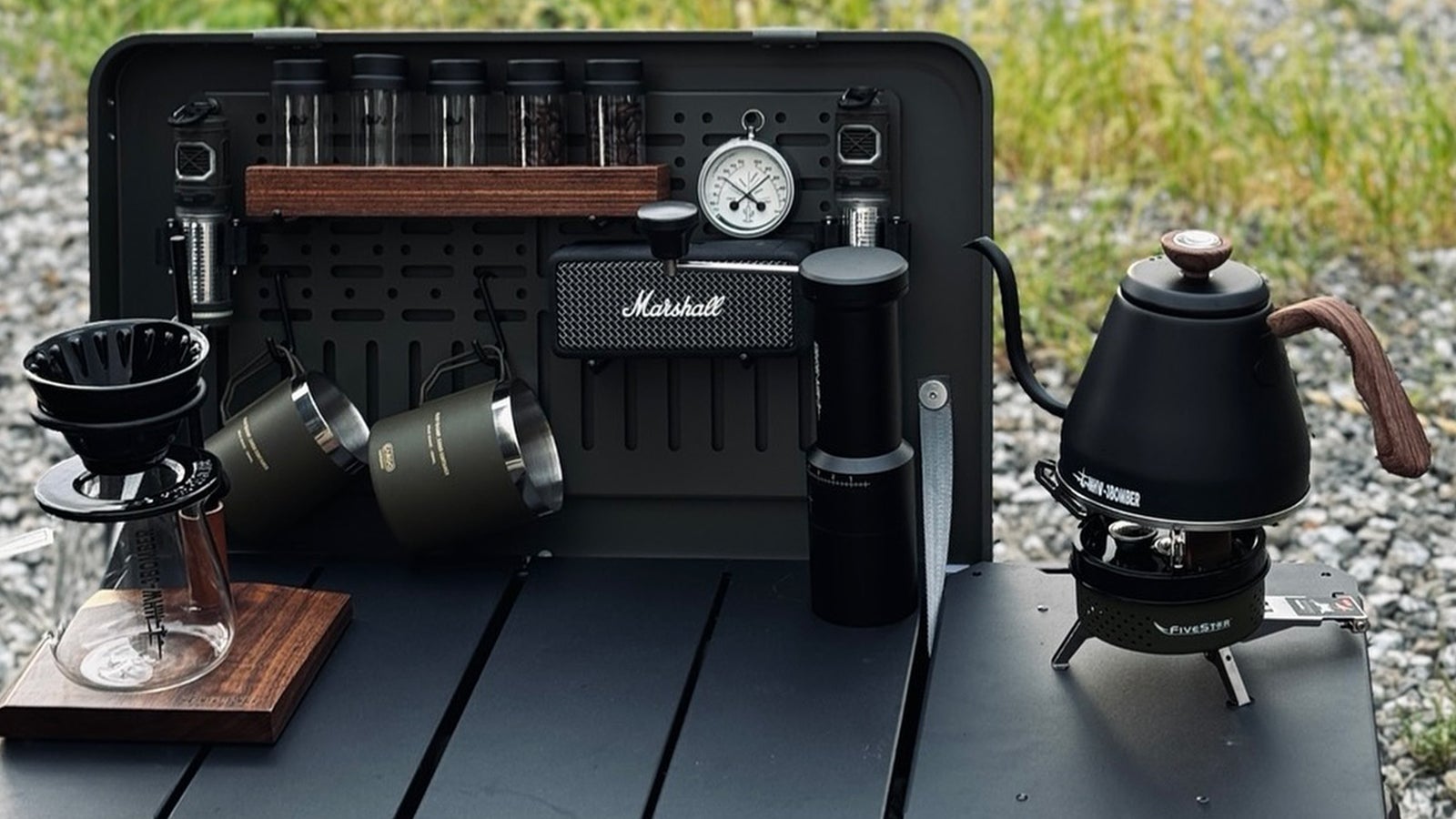 キャンプ用品まとめ売り　クーラーバッグ・コンテナ、ミニテーブル、ケトルなど キャンプ用品まとめ売り クーラーバッグ・コンテナ、ミニ