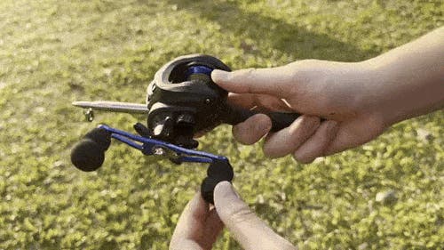 釣り革命】どこでも本格的な釣りを楽しめるミニ釣り竿｜MINI