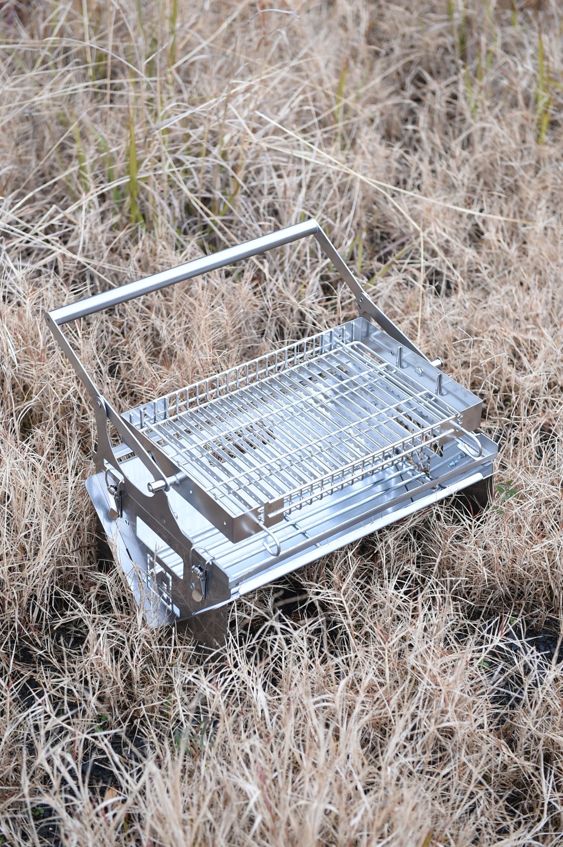 片手でグルン！」ワンプッシュでひっくり返る新感覚スマートグリル