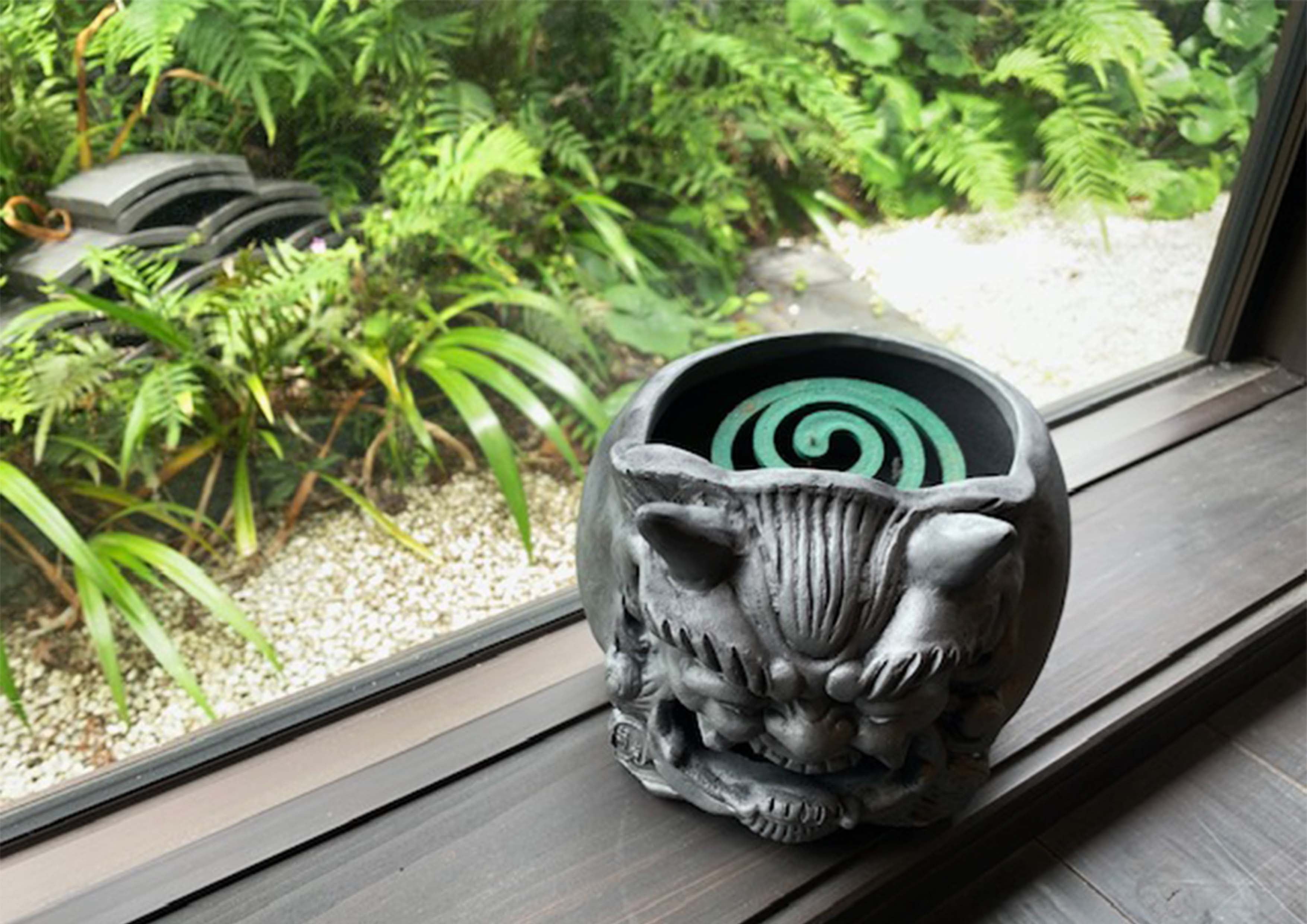 創業300年の伝統。瓦と炭のW赤外線で美味しく焼ける、進化した鬼瓦七輪