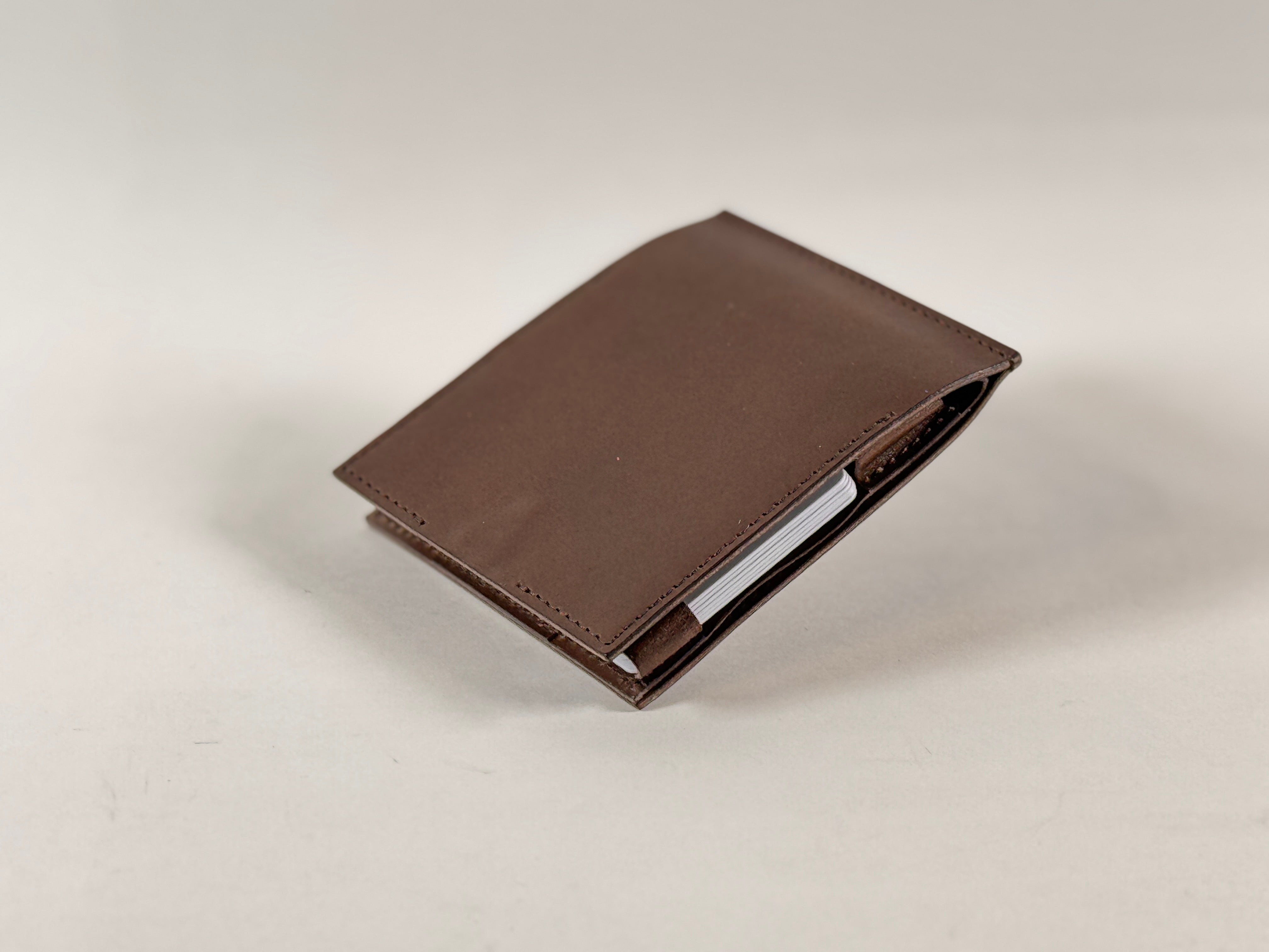 支払い動作1/2・片手で開閉・極小、極薄の「圧倒的タイパウォレット