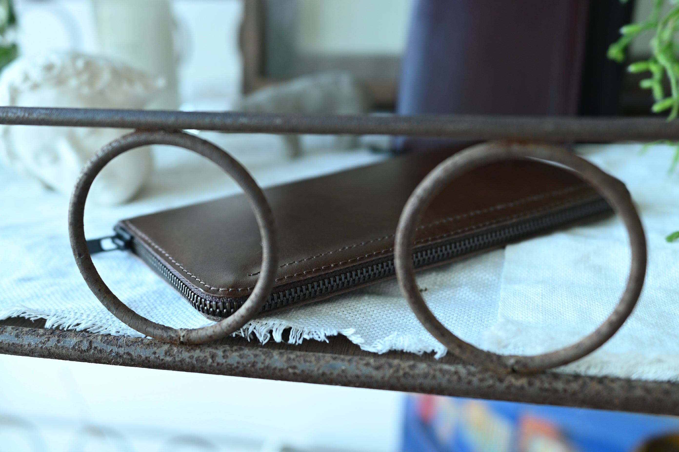 Makuake｜驚異的なサイズと薄さ。全パーツコードバン。二つ折り財布