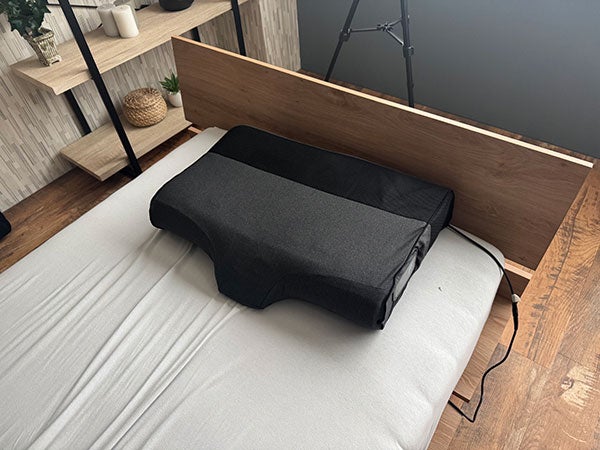 頭を冷やして眠る新しい睡眠体験。‐19℃※の冷却枕で快眠ケア｜サイバー