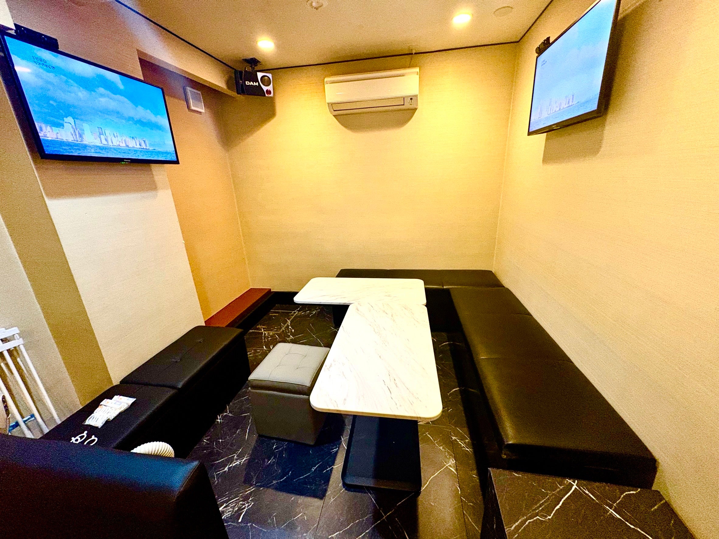 カラオケとお酒を愛する笑顔発信基地【会員制】スナック・バー結が新橋