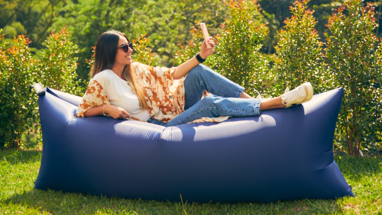 laytube エアソファー（空気入れなし、ブルー） どこでも即、寝転べる！】アウトドア・インドア兼用のすぐに