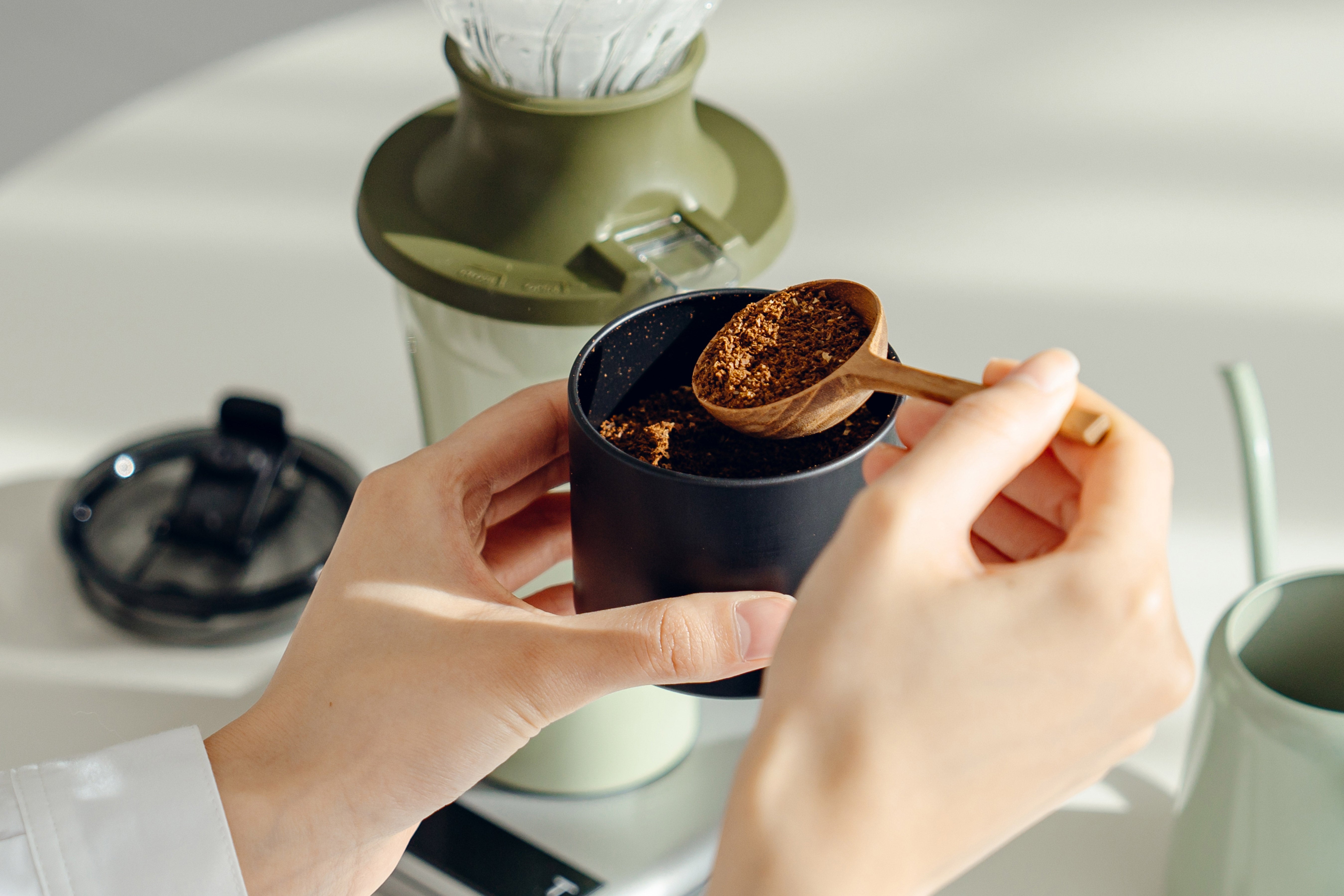 STTOKEとHARIOの限定カラーコラボセット。 STTOKE＋HARIO】機能性と美しさが融合した至高の一杯