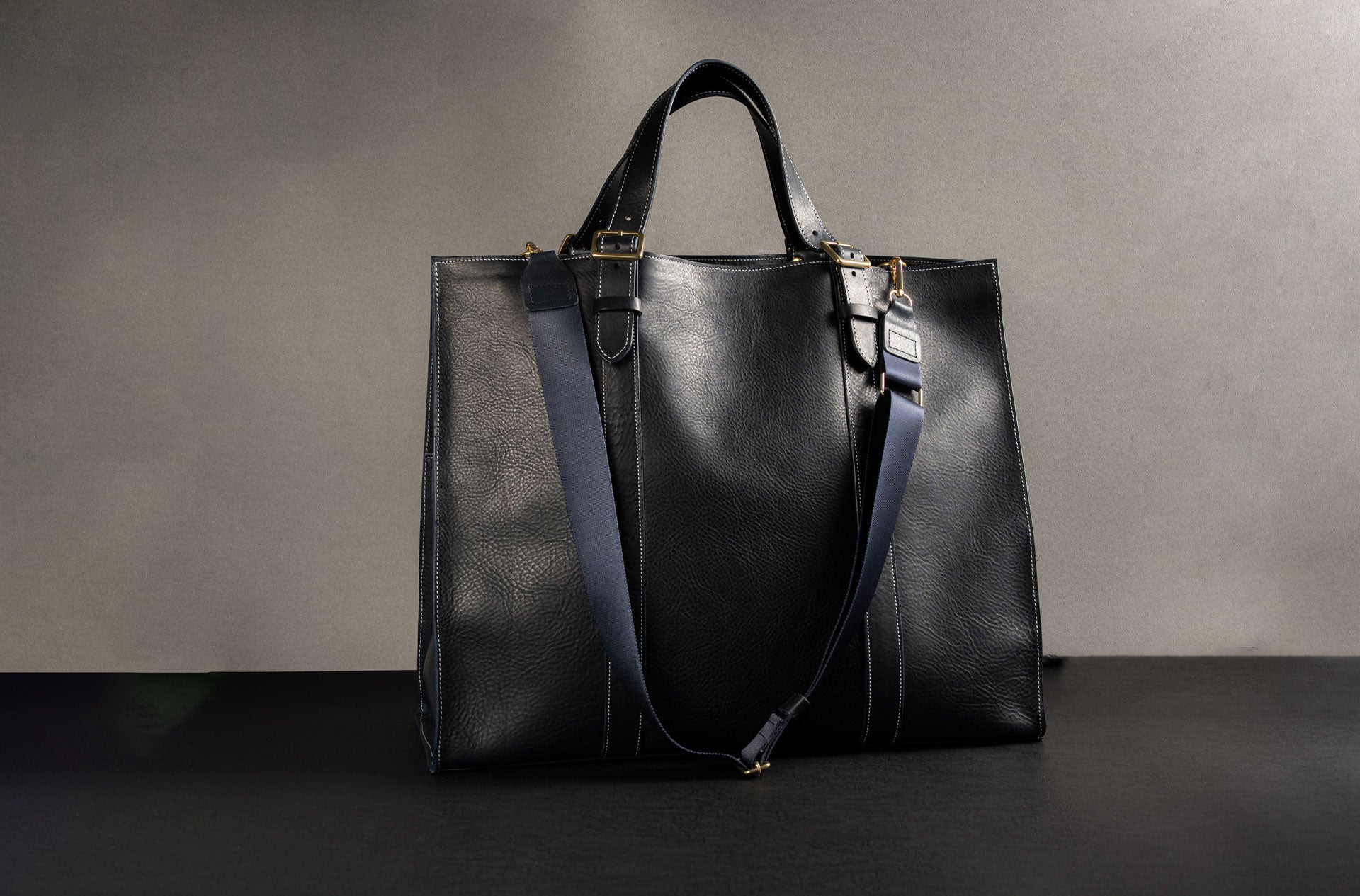 【美品•現行✨】ダンヒル トラベラー オールレザー トートバッグ 大容量 黒 レザー トートバッグ メンズ 本革 a4 大容量 自立 ビジネス カジュアル