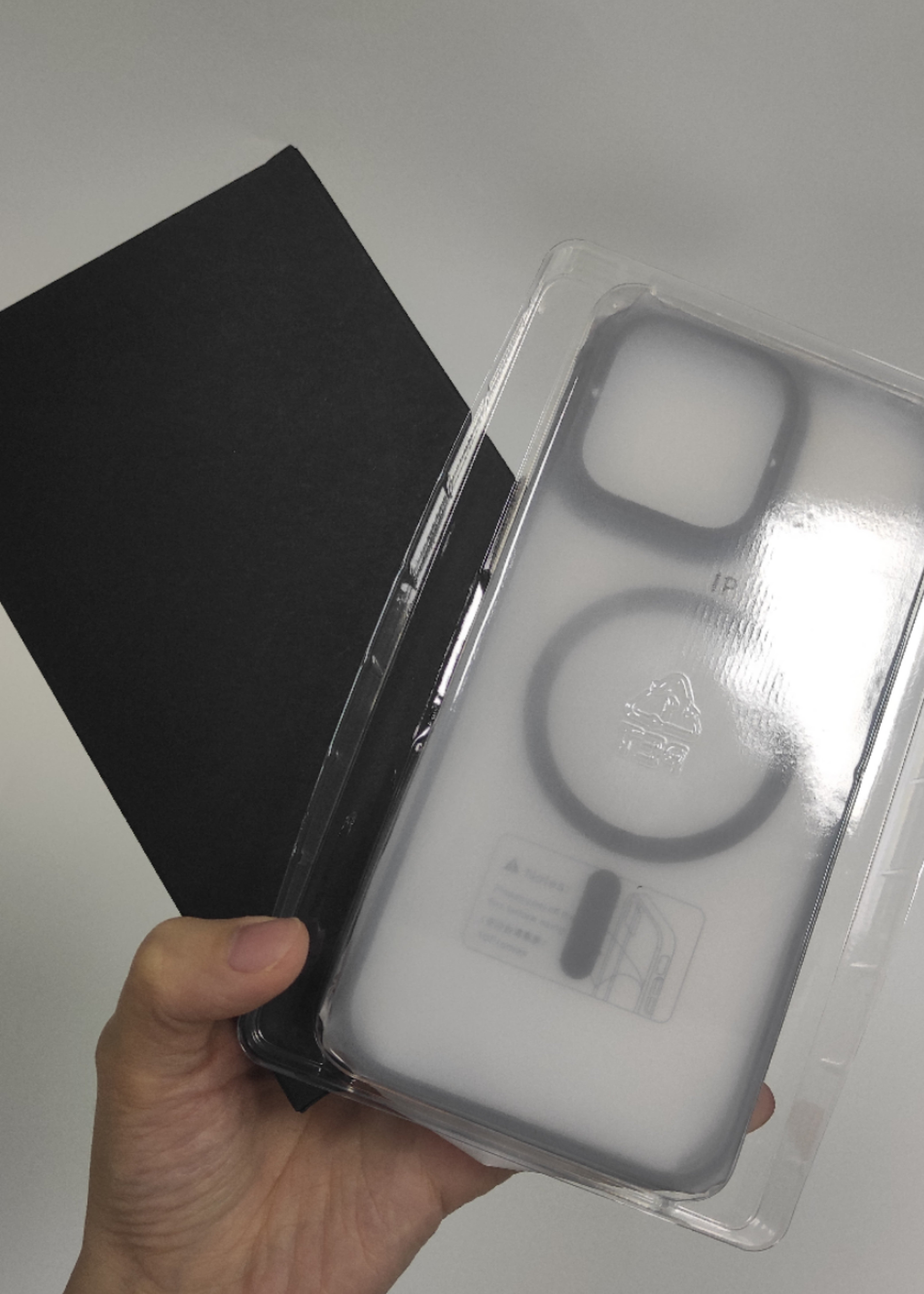 つけ替え簡単マグネット式フィルターで広がる新しいスマホ体験